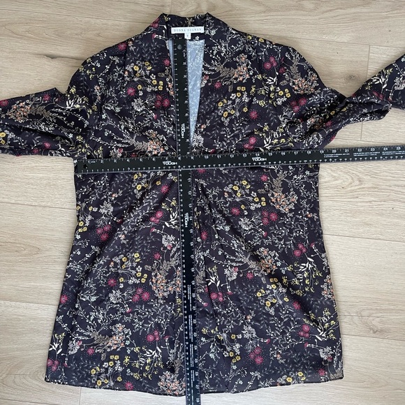 Vintage Donna Degnan Dark Floral Print V-Neck Blouse - Size 6 - Picture 4 of 7